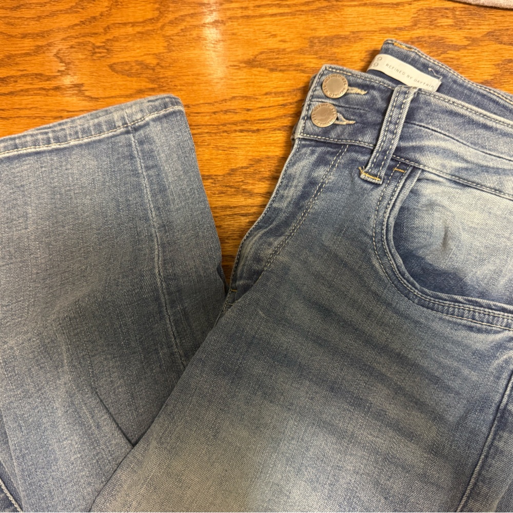 Refined Daytrip women’s jeans (Buckle)